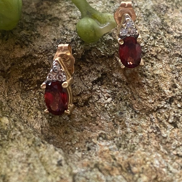 10K Gold Garnet and Diamond Earrings